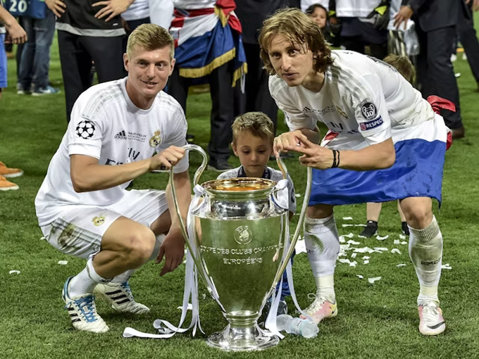 Modric và Kroos là cặp tiền vệ trung tâm vĩ đại nhất lịch sử Champions League